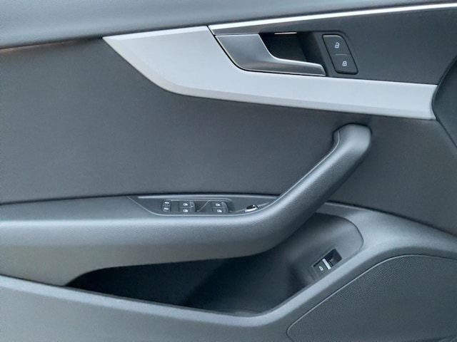 Audi A4 40 TFSI Avant Quattro S-Tronic