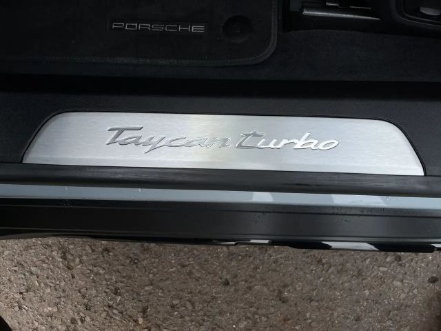 Porsche Taycan Cross Turismo Turbo