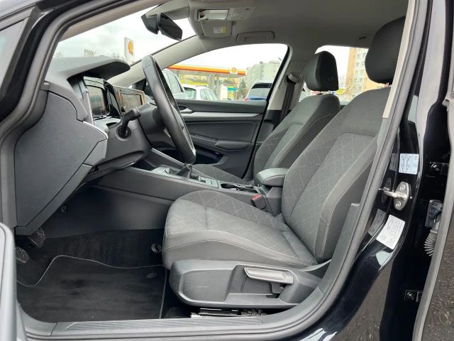 Volkswagen Golf Life Variant