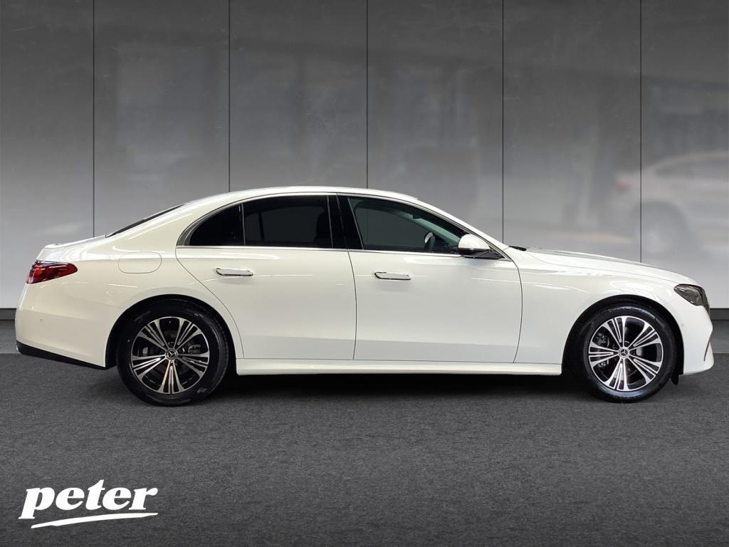 Mercedes-Benz E 200 4MATIC AVANTGARDE Sedan