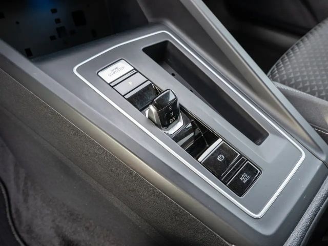 Volkswagen Golf 1.5 eTSI DSG