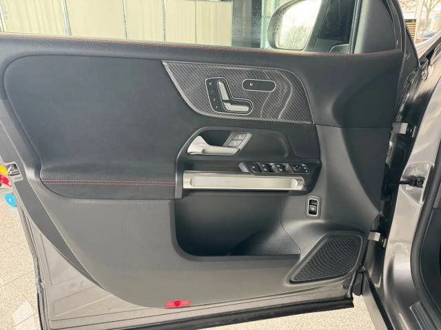 Mercedes-Benz GLB 200 4MATIC AMG Line