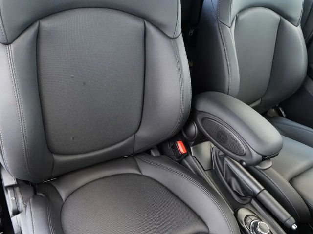 MINI Cooper S Cabrio John Cooper Works Trim