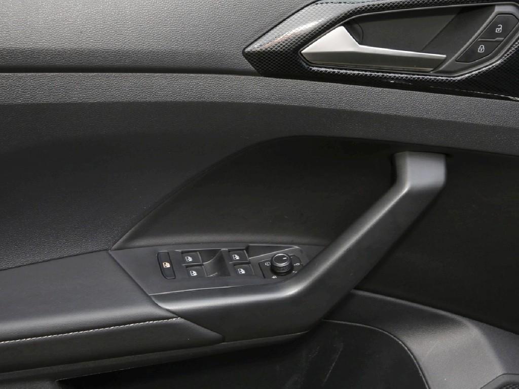 Volkswagen T-Cross 1.5 TSI DSG R-Line Style