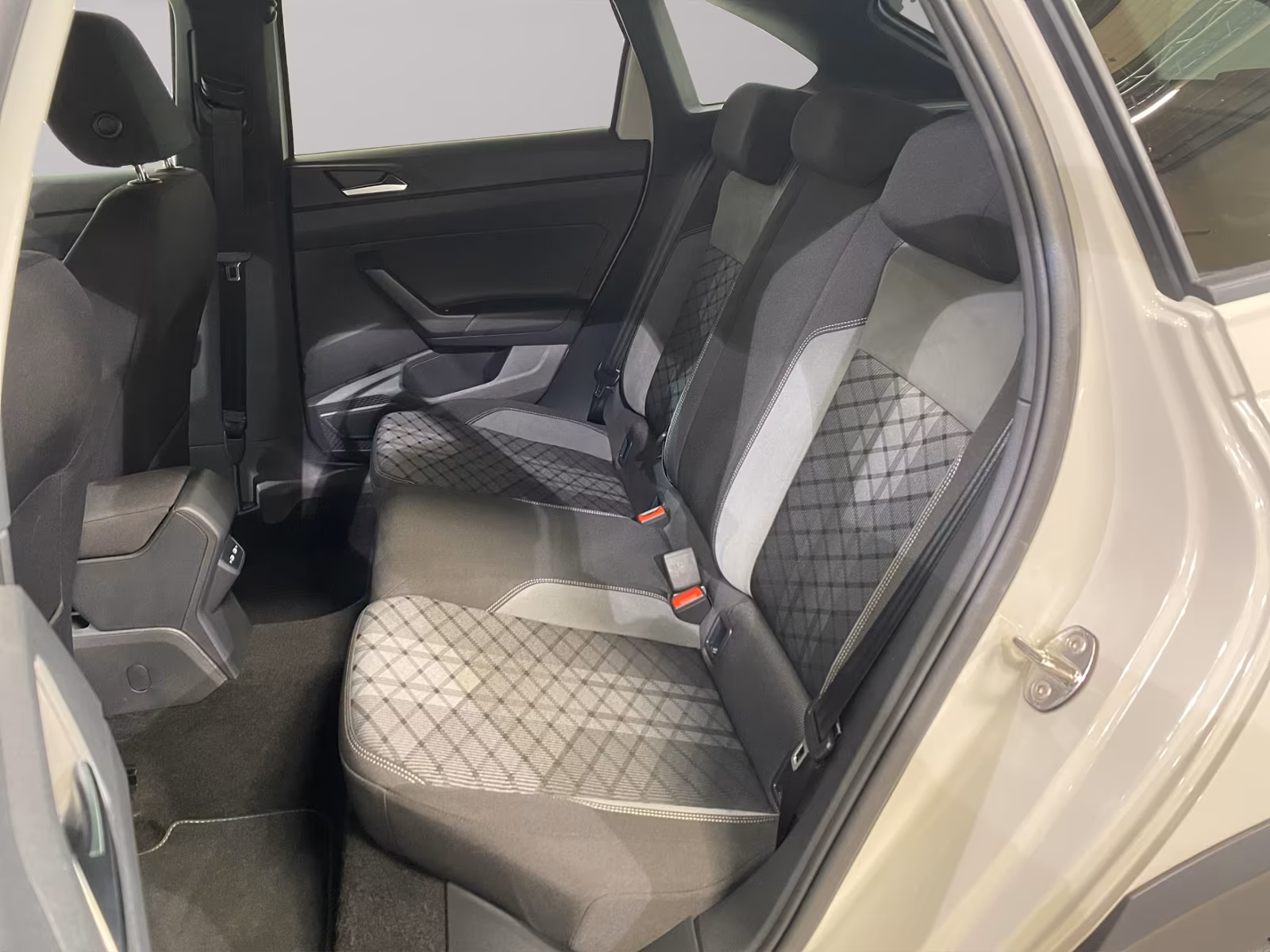 Volkswagen Taigo 1.5 TSI DSG R-Line