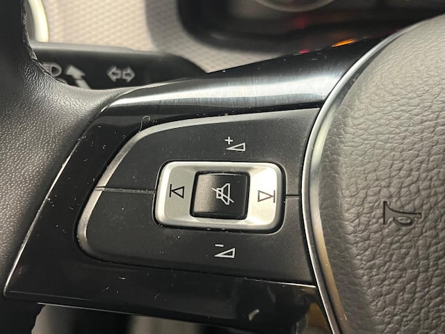 Volkswagen up! Active