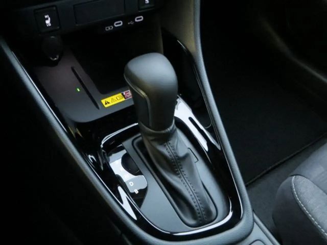 Toyota Yaris Hatchback Hybride Team D