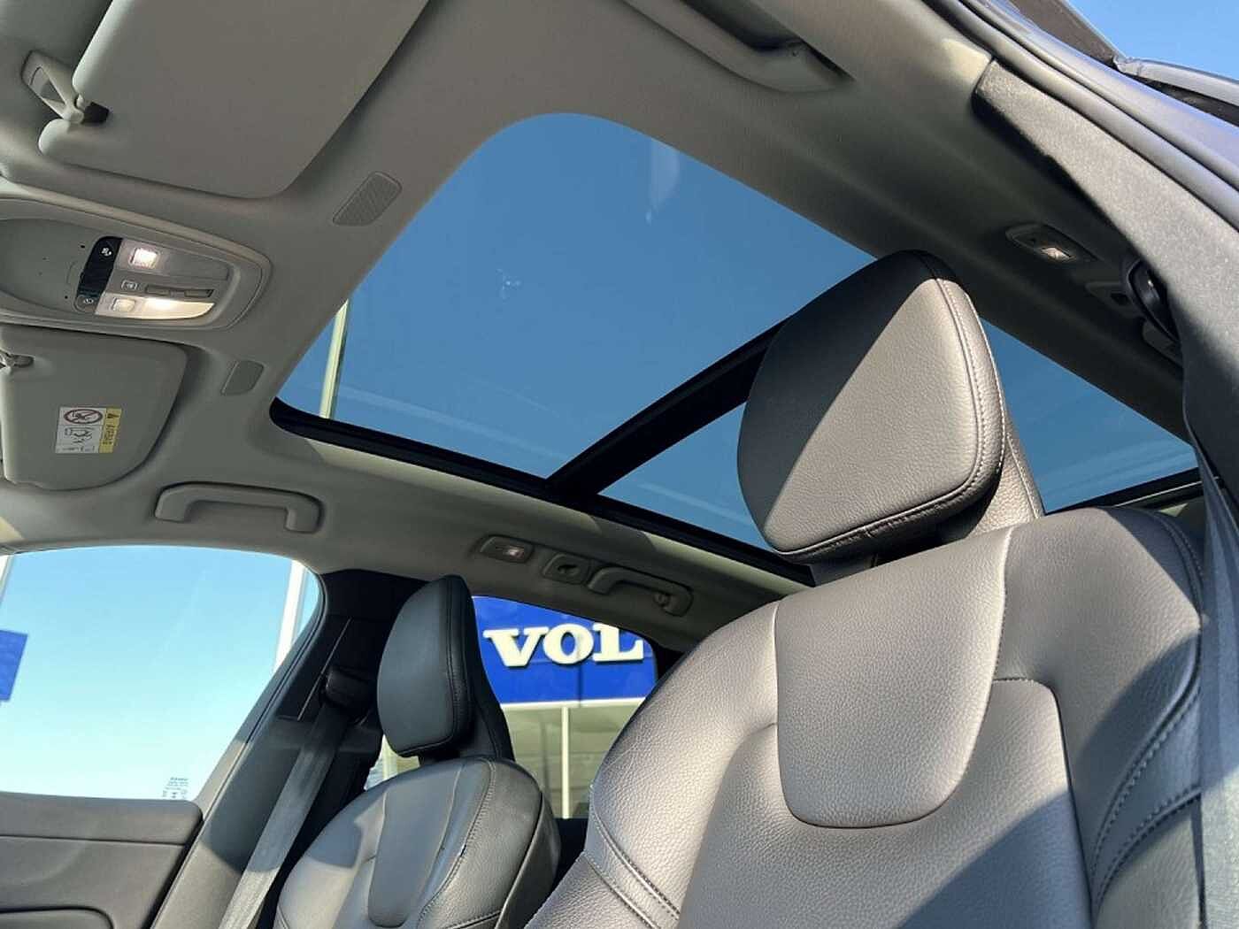 Volvo XC60 Dark Plus T8