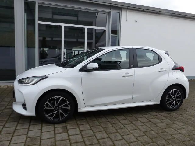 Toyota Yaris Hatchback Hybride Team D