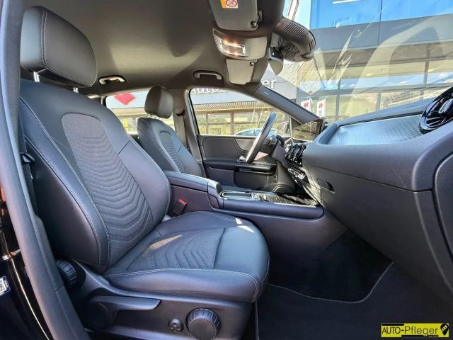 Mercedes-Benz B 180 B 180 d