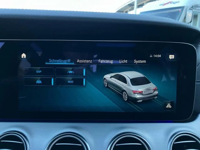 Mercedes-Benz E 220 AMG Line E 220 d Sedan