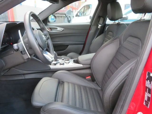 Alfa Romeo Giulia AT8 Q4 Veloce