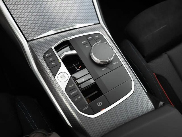 BMW 320 320d M-Sport Sedan xDrive