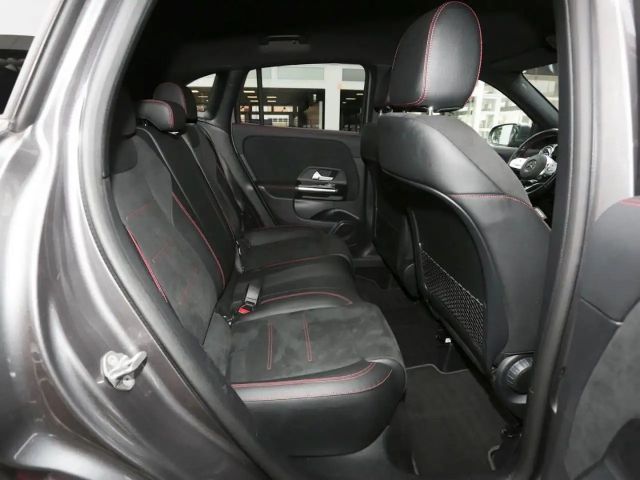 Mercedes-Benz GLA 250 4MATIC AMG Line