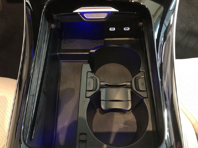 Mercedes-Benz C 200 C 200 d Sedan