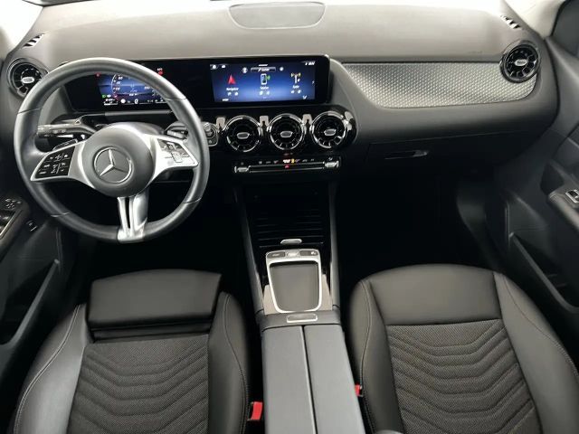 Mercedes-Benz B 180 B 180 d