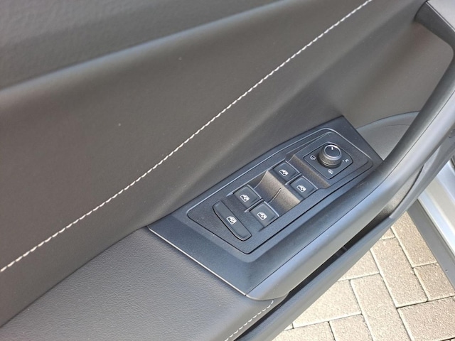 Volkswagen T-Roc T-Roc R-Line1.5 TSI Assistenz+Infotainment LM"19