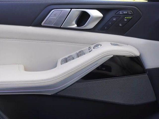 BMW X7 M 50i HeadUp Laser AHK SkyLounge Aktivlenkung 6-Sitz