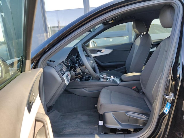 Audi A4 35 TFSI Avant S-Tronic