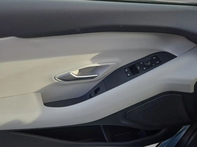 Ford Explorer Extended range RWD