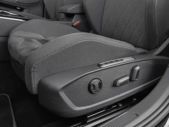 Volkswagen Golf 2.0 TDI DSG Style Variant