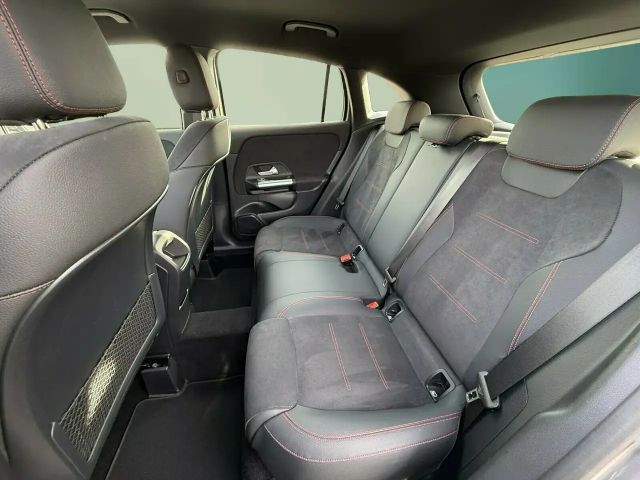 Mercedes-Benz GLA 220 4MATIC AMG Line