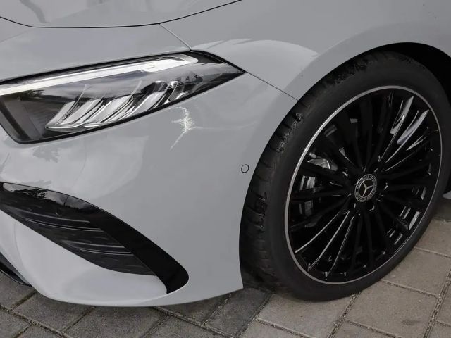 Mercedes-Benz A 180 AMG Line