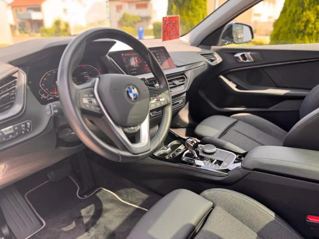BMW 120 120i Sedan Sport Line