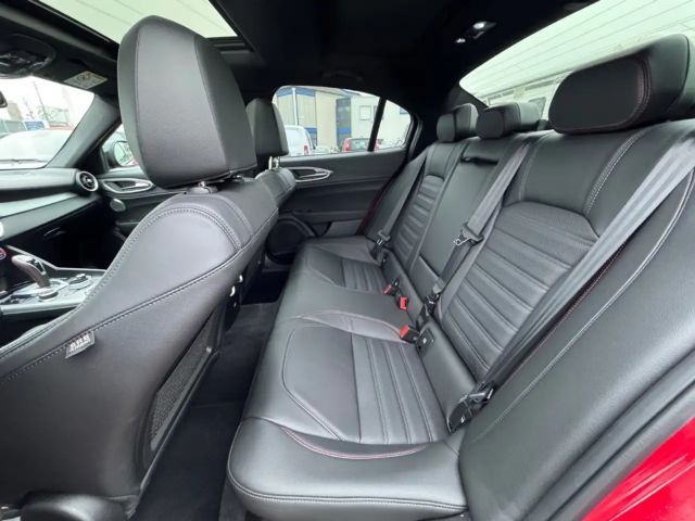 Alfa Romeo Giulia Competizione+SCHIEBEDACH+HARMAN+LEDER+BREMBO+