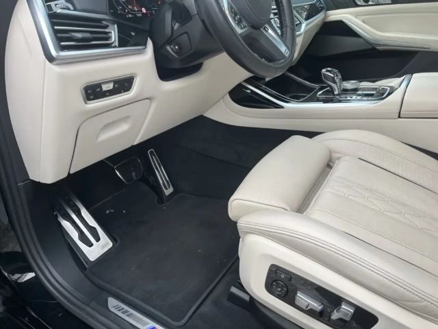 BMW X7 i/HUD/Panorama/Navigation/HarmanKardon