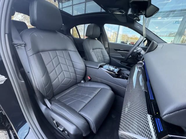 BMW 520 520i M-Sport Sedan