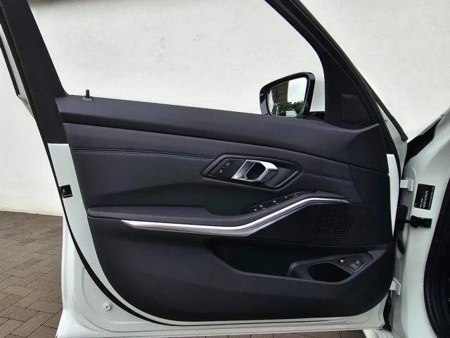 BMW 330 330e Touring