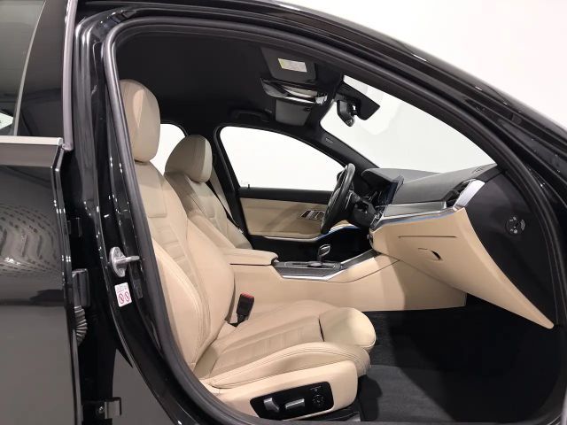 BMW 330 330e M-Sport Sedan xDrive