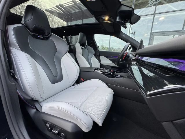 BMW M5 Touring Keramik M-Drivers-P Pano B&W AHK 0,5%