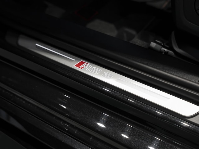 Audi RS3 Quattro S-Tronic Sedan
