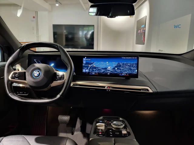 BMW iX xDrive50