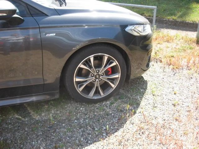 Ford Mondeo ST Line