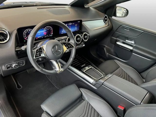 Mercedes-Benz B 200 Progressive Sedan