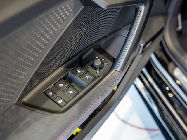 Audi RS3 Quattro S-Tronic Sedan