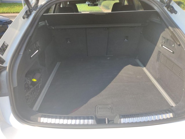 Audi A6 Avant Quattro S-Tronic