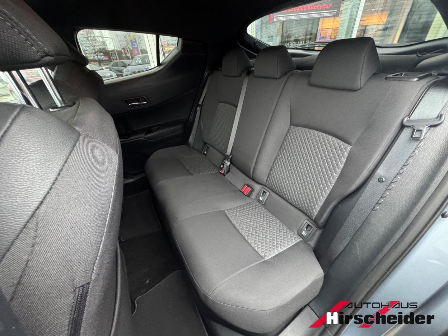 Toyota C-HR Hybride Team D