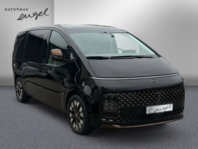 Hyundai Staria Signature Vierwielaandrijving