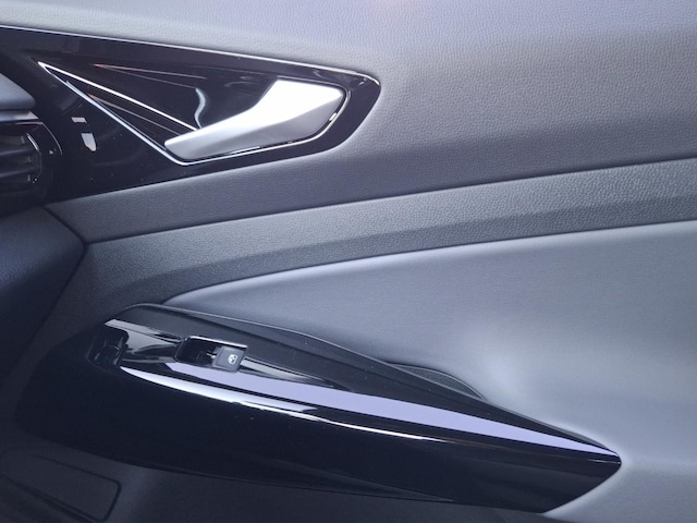 Volkswagen ID.4 electric 170 PS NAVI ACC