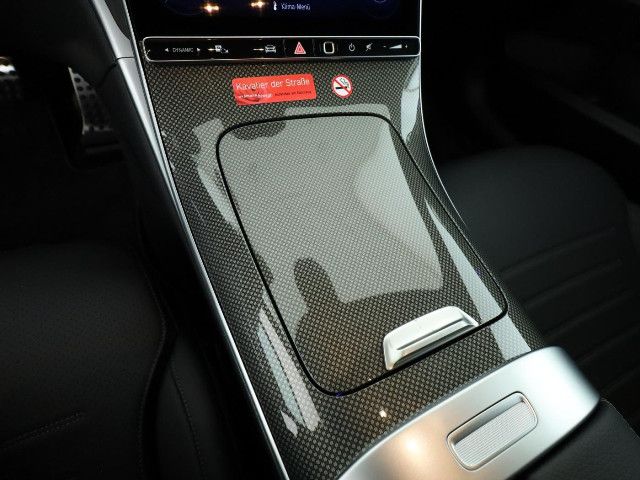 Mercedes-Benz C 200 AMG Line Sedan