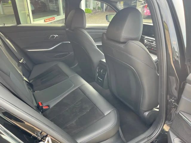 BMW 320 320d M-Sport xDrive