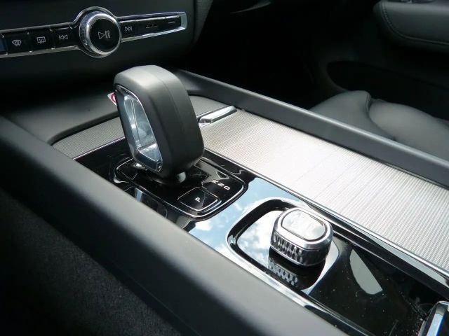 Volvo XC60 Dark Plus