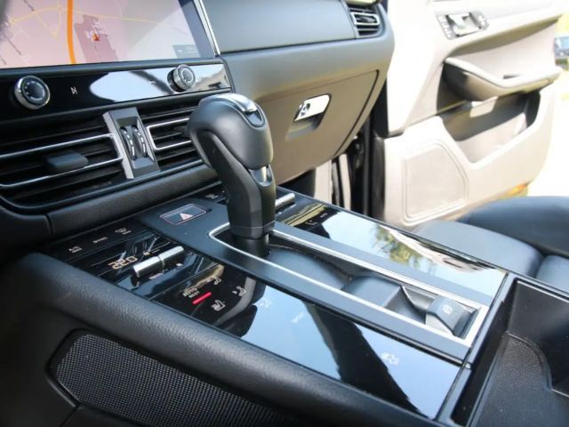 Porsche Macan Lederpaket*18 Wege*PDLS+*Kamera*20"Spyder