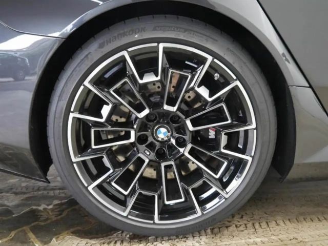 BMW M5 Drive pro Sedan