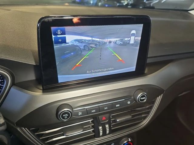 Ford Focus Cool & Connect EcoBoost Wagon