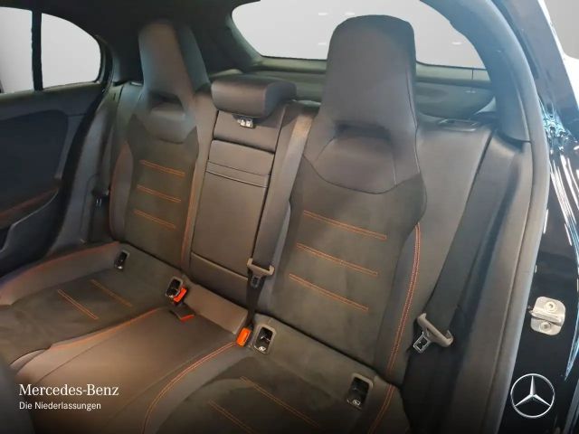 Mercedes-Benz A 250 A 250 e AMG Line